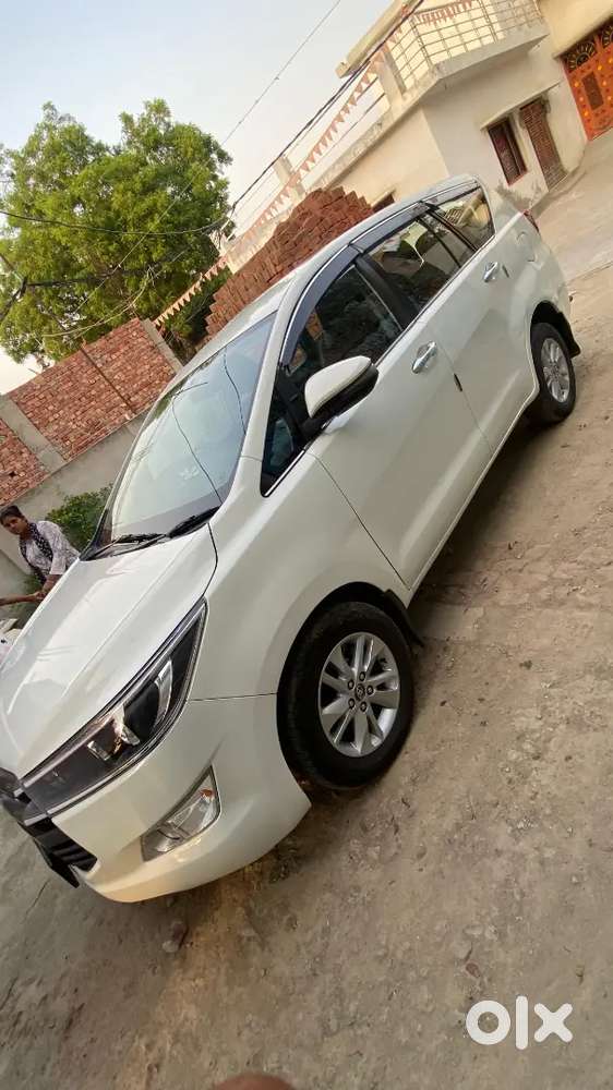 Toyota Innova Crysta 2017 Diesel Well Maintained