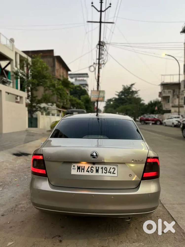 Skoda Rapid Elegance 2012