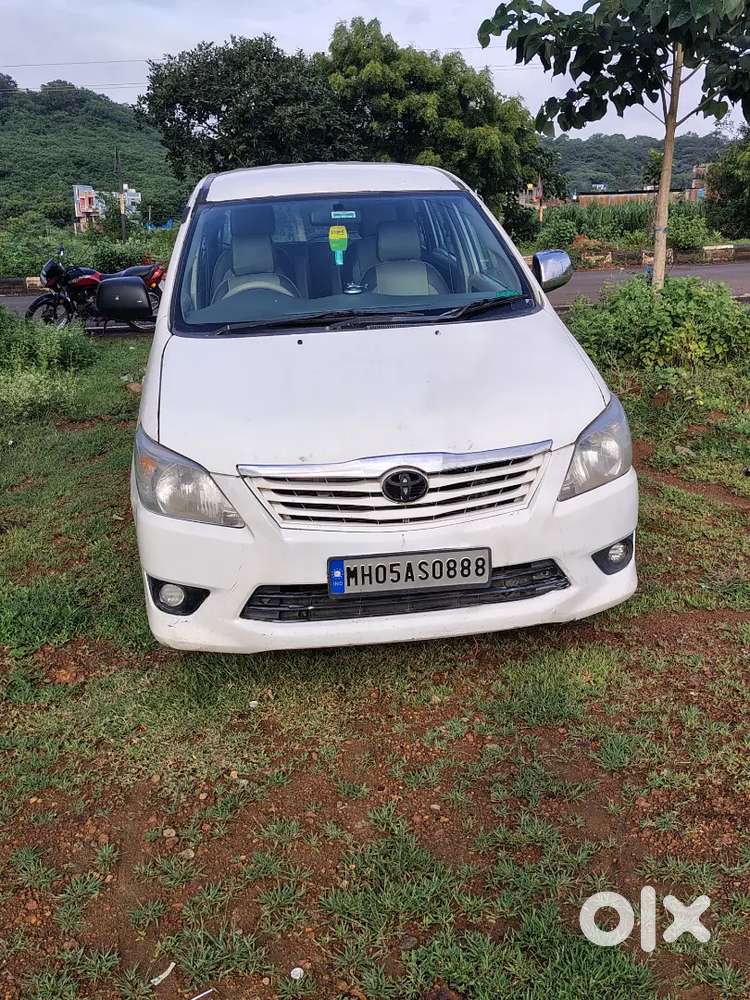 Toyota Innova 2010 Diesel Well Maintained Upto 15 Mileage On Long Way