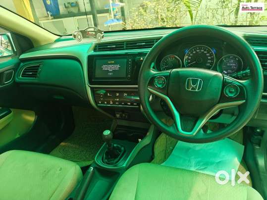 Honda City V Mt, 2022, Petrol