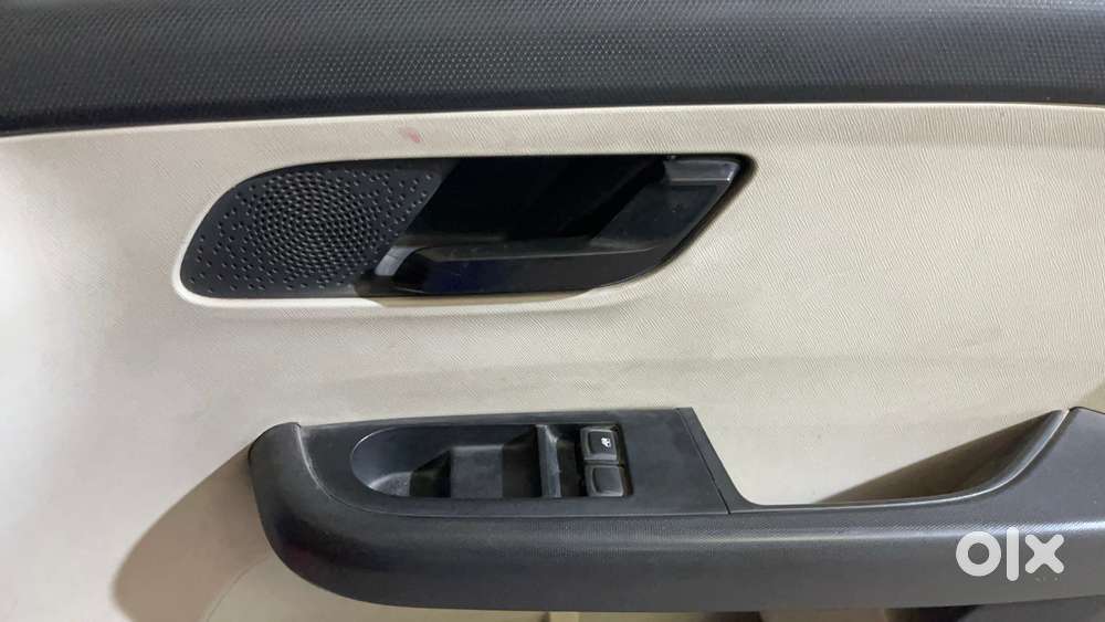 Tata Altroz 1.2 Xe, 2021, Petrol