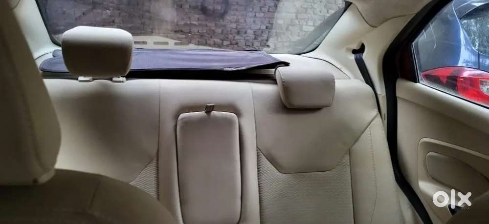 Ford Figo Aspire Petrol Cng On Papper
Running: 60000 Km.