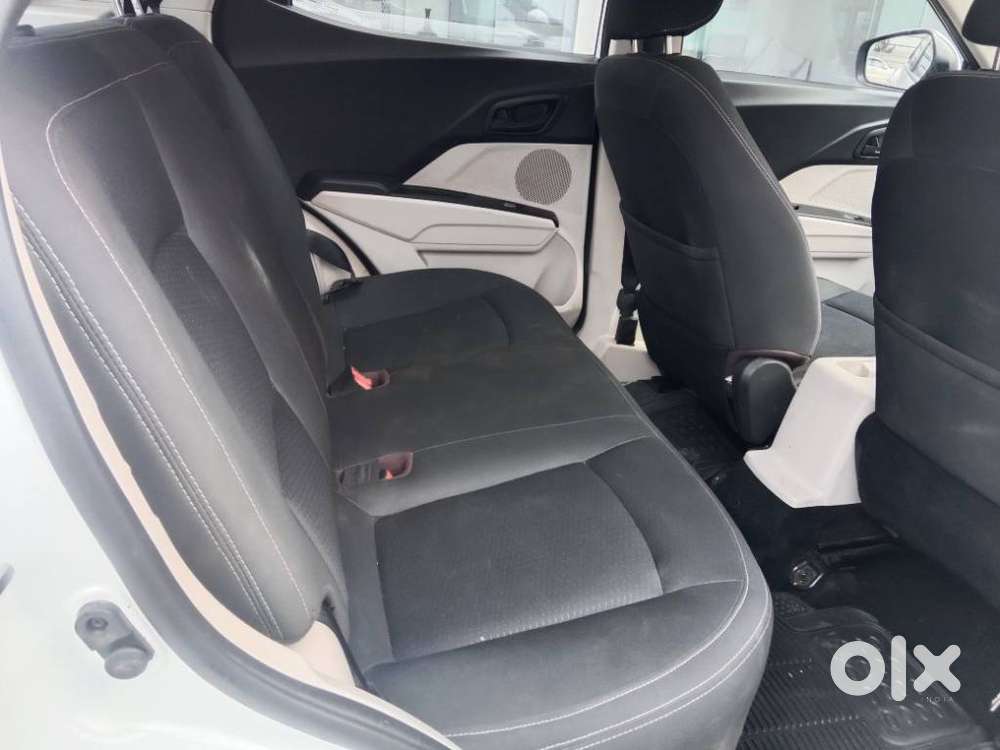Mahindra Xuv300 W6, 2023, Petrol