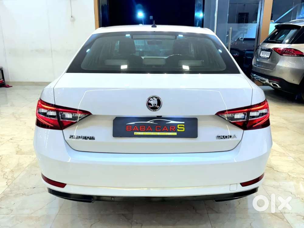 Skoda Superb [2014-2016] 1.8 Style Tsi At, 2017, Petrol