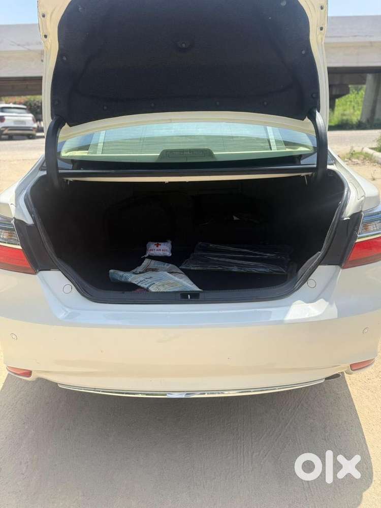Toyota Camry 2.5 Hybrid, 2015, Petrol
