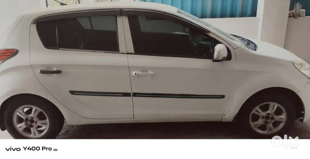 Hyundai I20 2010 Cng & Hybrids 110000 Km Driven Peper Clear 2030