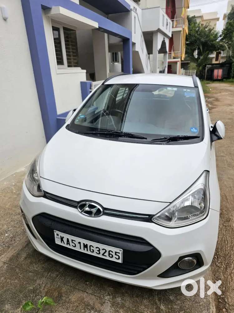 Grand I10 Asta Top End  2015  In Mint Condition (inside Out)