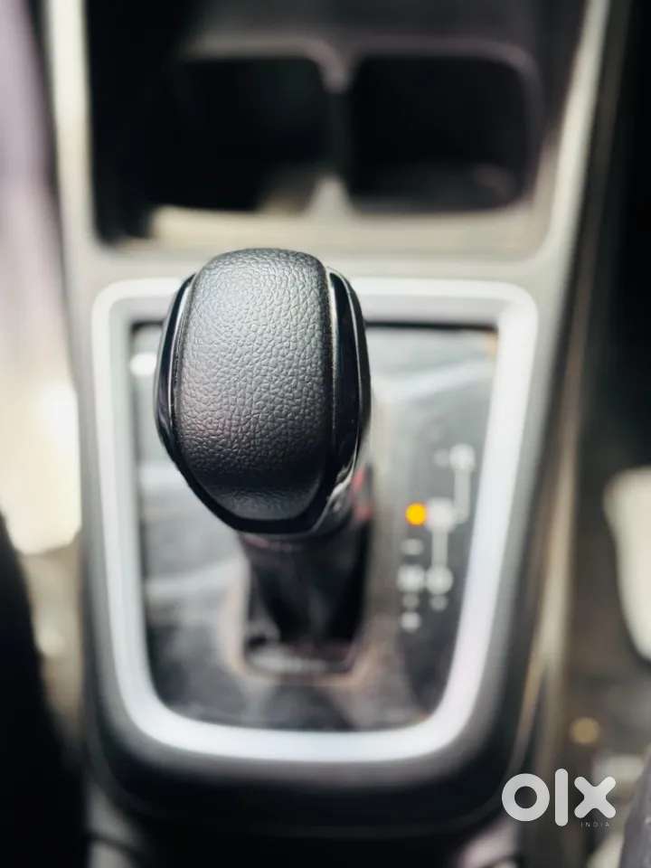 Maruti Suzuki Swift Amt Zxi, 2024, Petrol