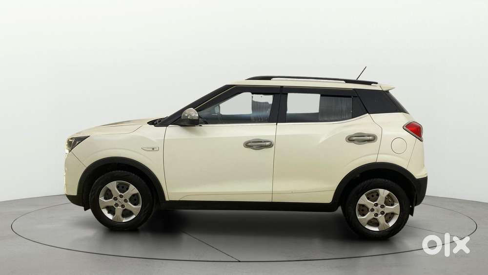 Mahindra Xuv300 1.2 W8 (o) Amt Petrol, 2022, Petrol