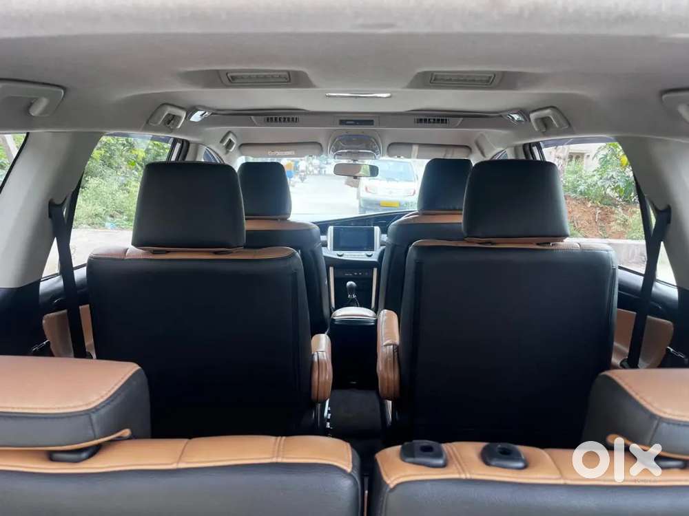 Innova Crysta 2.4 V Mt 2020