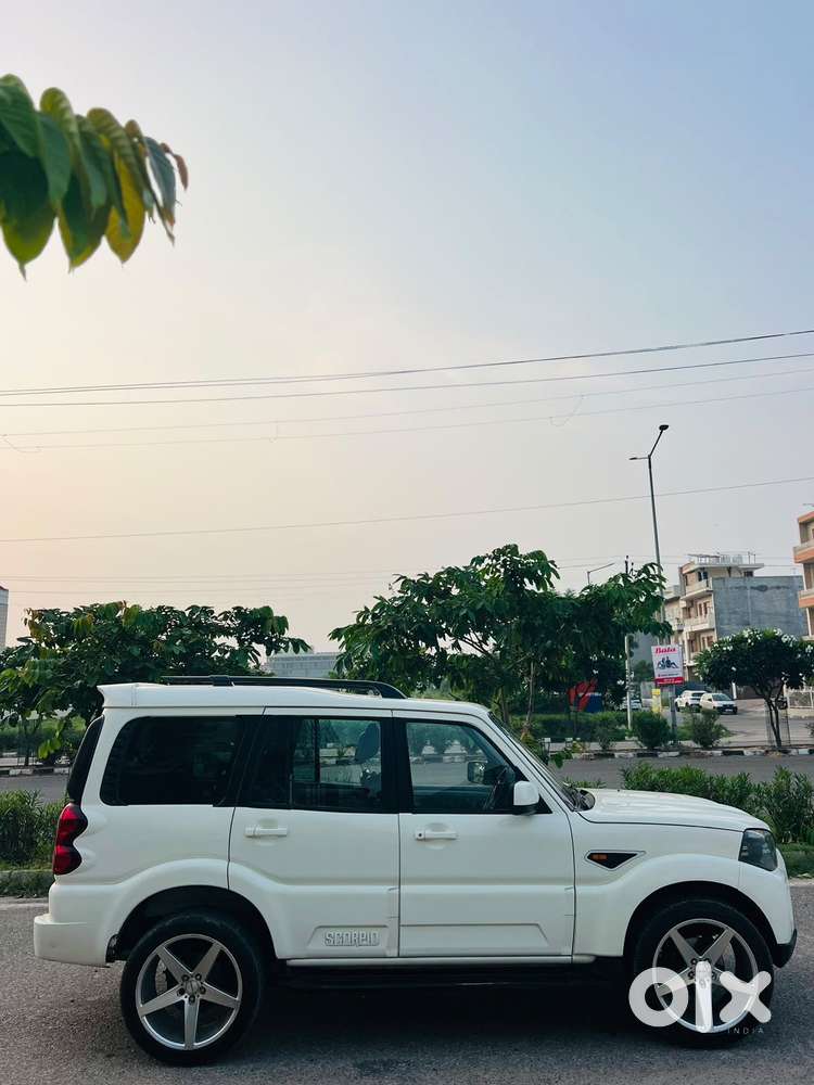 Mahindra Scorpio S10 8 Seater, 2017, Diesel