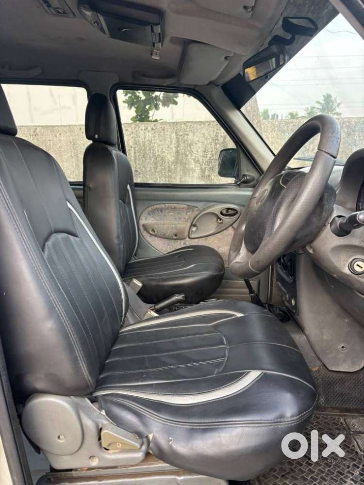 Mahindra Scorpio S4 9 Seater, 2004, Diesel