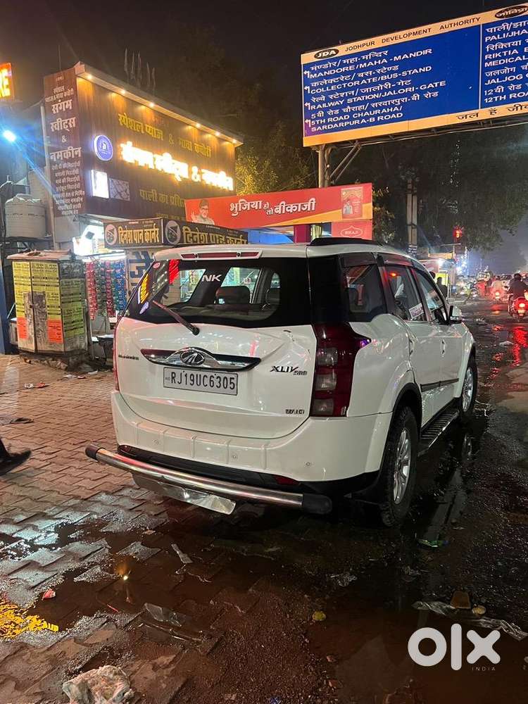 Mahindra Xuv500 2017 Diesel 125000 Km Driven