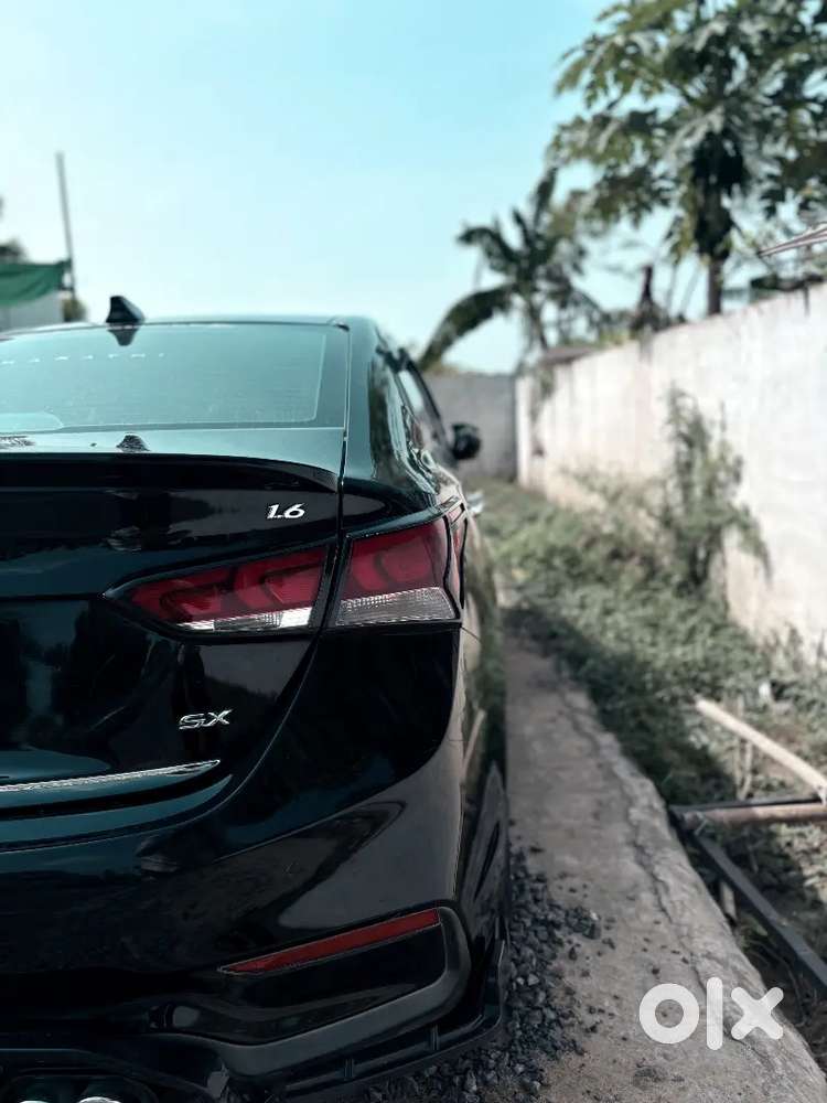 Hyundai Verna 2018 Petrol 65000 Km Driven