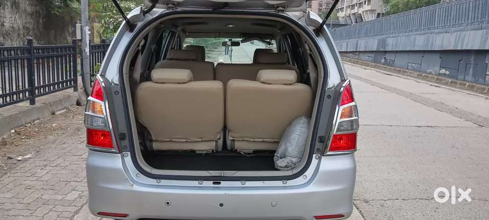 Toyota Innova 2.5 G (diesel) 8 Seater Bs Iv, 2015, Diesel