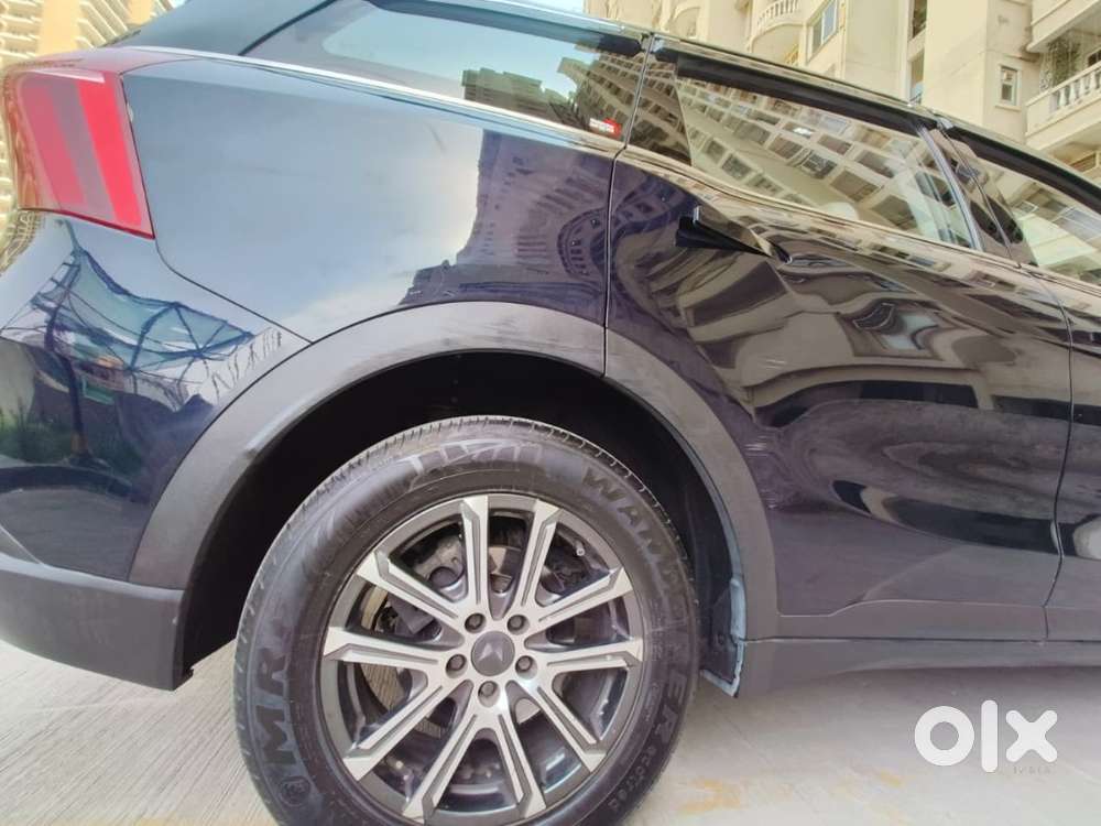 Mahindra Xuv700, Ax7 L,  2023 Petrol 27000 Km Driven