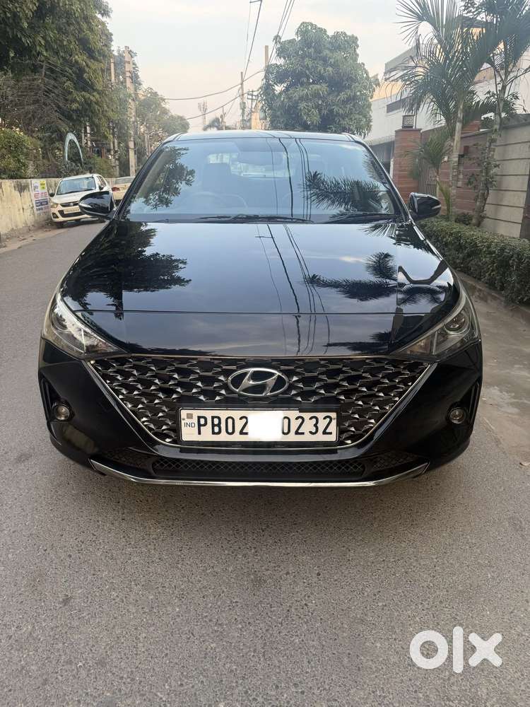 Hyundai Verna 1.5 Sx Vtvt Ivt, 2023, Petrol