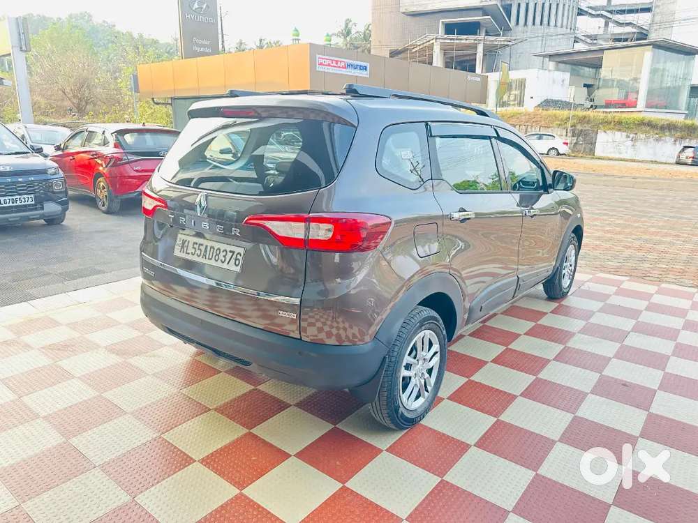 Renault Triber Rxl 1.0l Petrol Mt (2021)  Only 17,000 Km