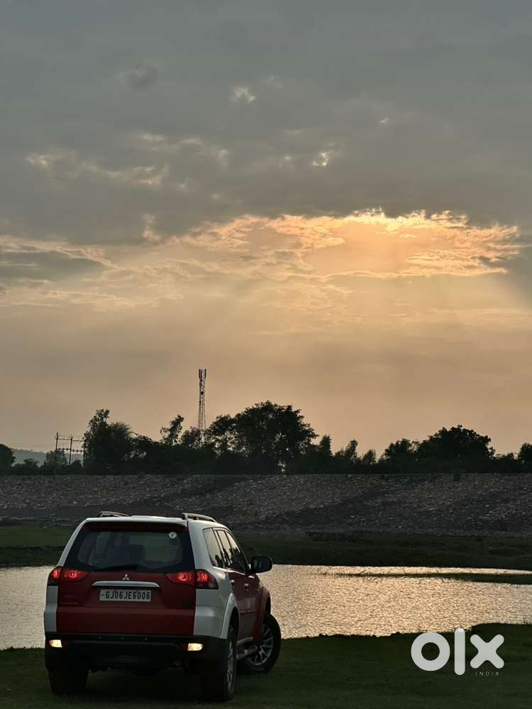Mitsubishi Pajero Sport 2015