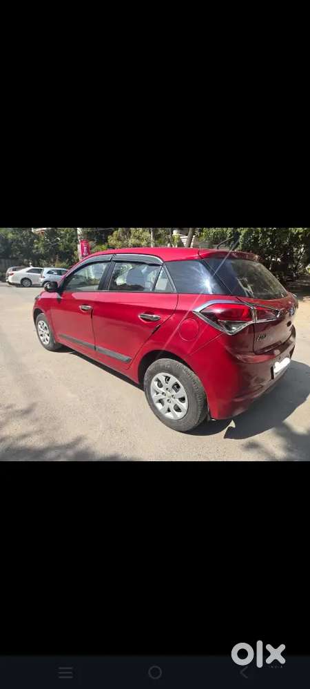 Hyundai I20 2017 Petrol Well Maintained With Running Insurance
