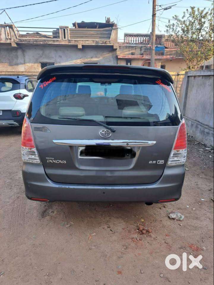 Toyota Innova 2.5 G (8 Seater) - 2011  Pristine Engine Condition