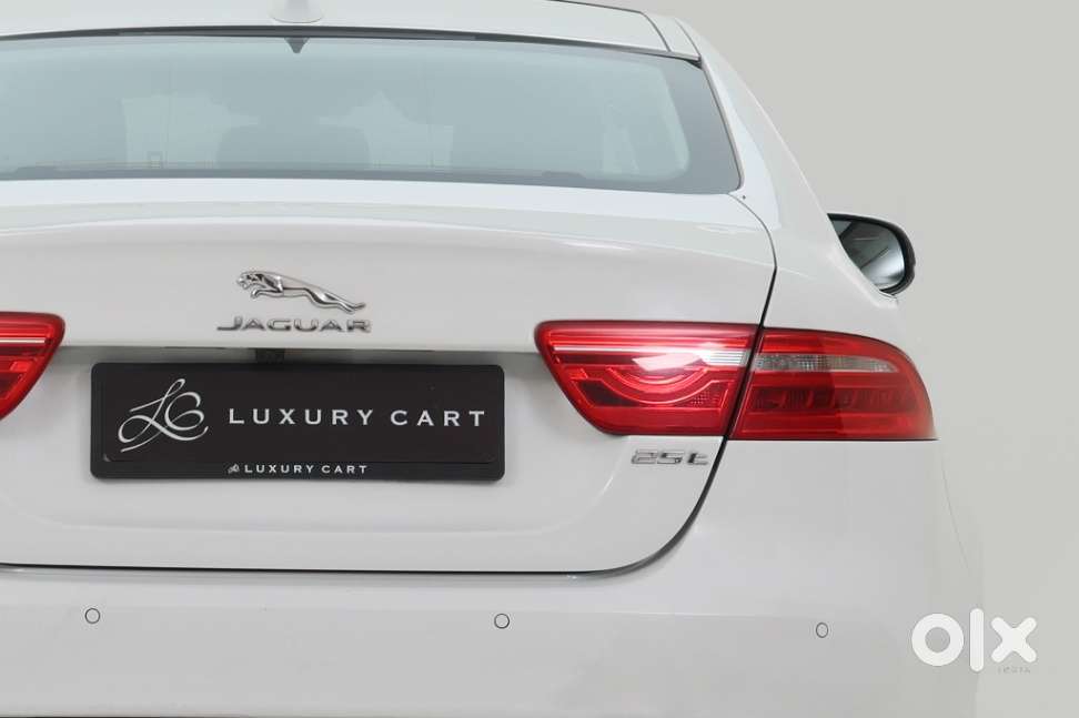 Jaguar Xe Portfolio, 2018, Petrol