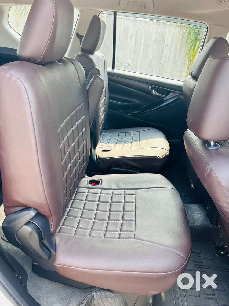 Toyota Innova Crysta 2.4 Gx Limited Edition At 8 Str, 2023, Petrol