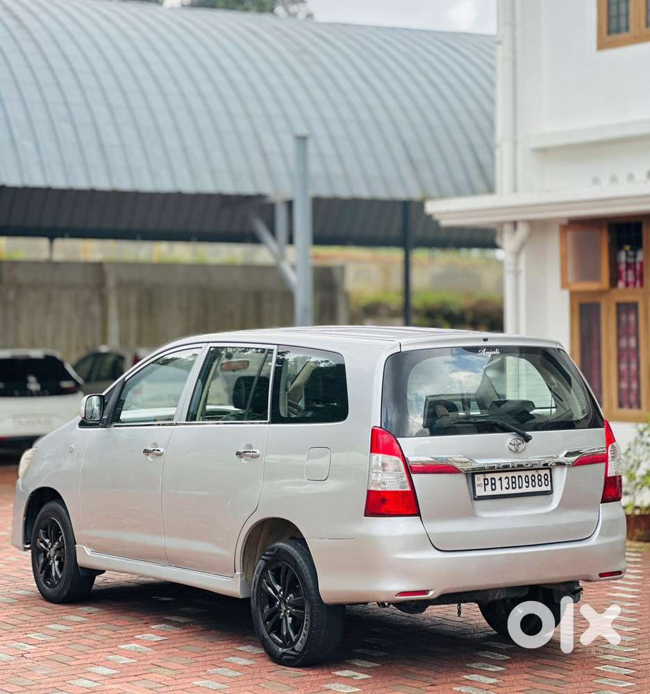 Toyota Innova 2.5 G (diesel) 8 Seater, 2013, Diesel