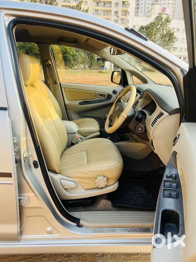 Toyota Innova 2.5 G (diesel) 7 Seater Bs Iv, 2012, Diesel