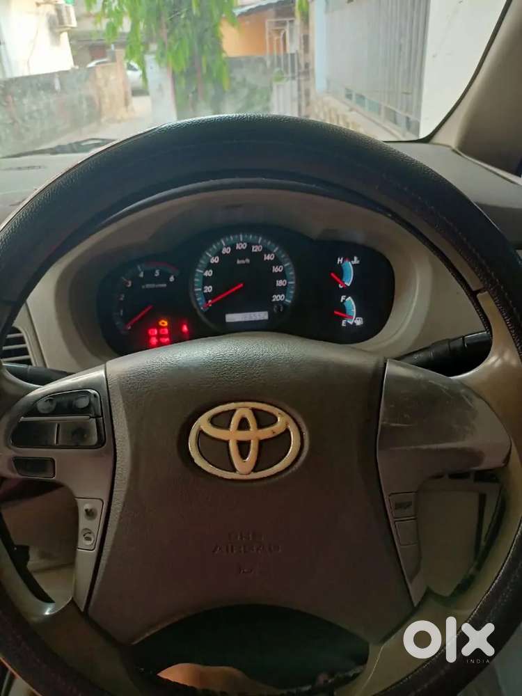 Toyota Innova V Diesel 2013