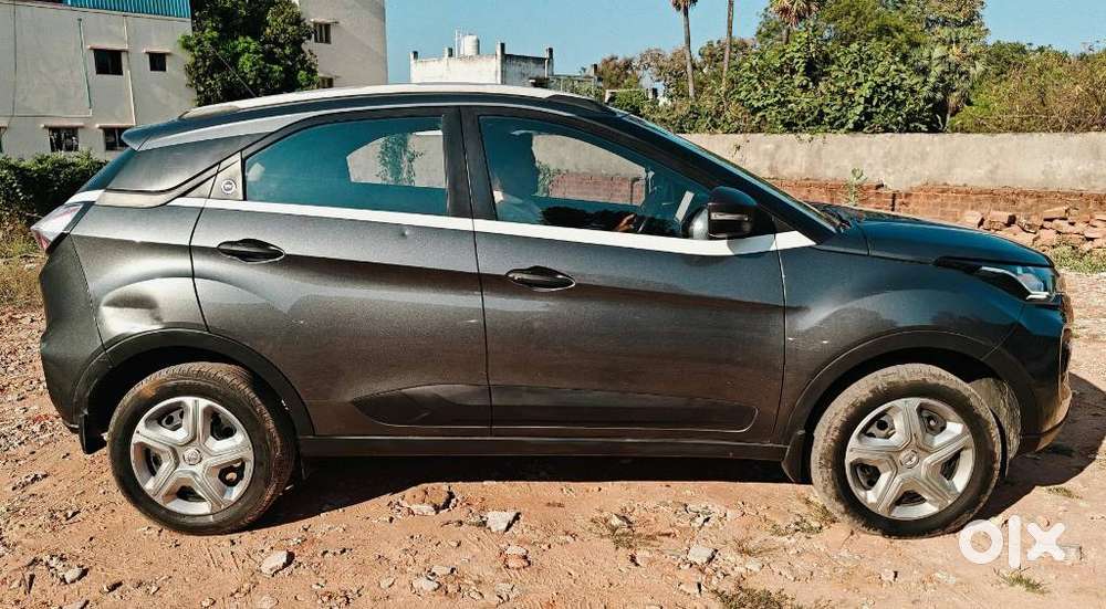 Tata Nexon 1.5 Revotorq Xma Amt (s), 2023, Petrol