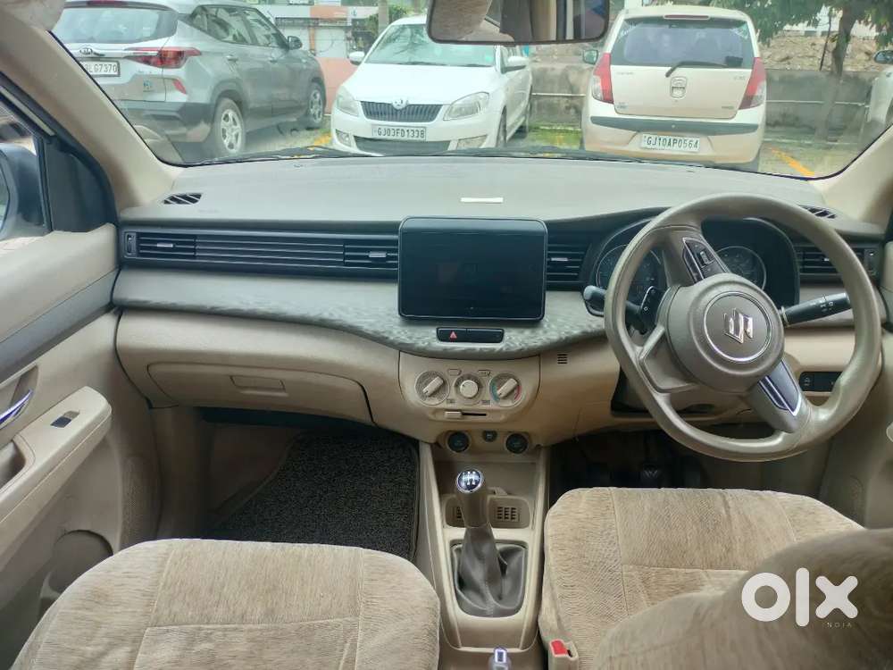 Maruti Suzuki Ertiga 7 Seater Smart Hybrid First Owner White Color