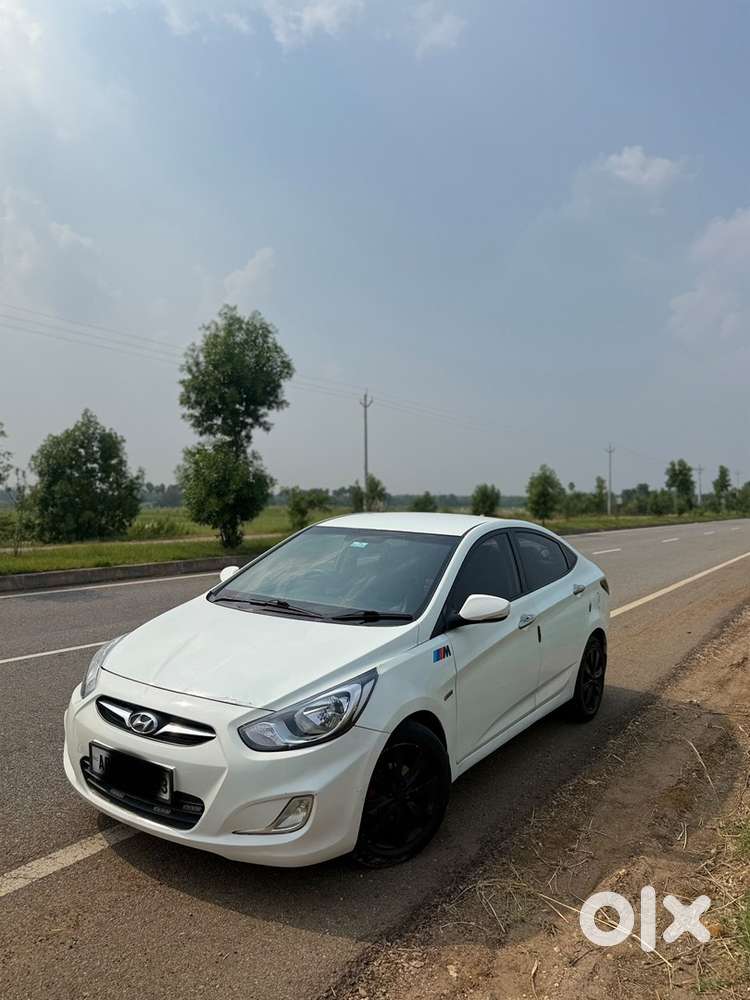 Hyundai Verna Diesel Manual 2012 Year