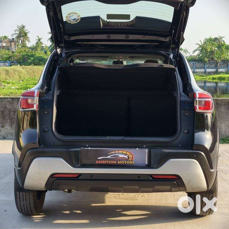 Nissan Magnite 1.0 Xv Premium, 2023, Petrol