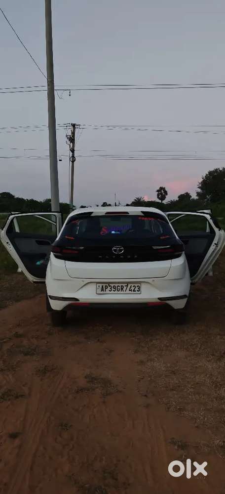 Tata Altroz 1.2 Xe 2020