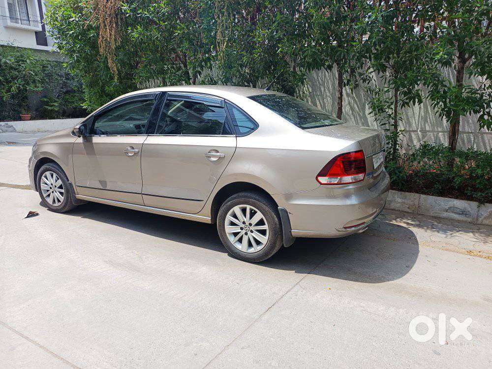 Volkswagen Vento Celeste 1.6 Highline, 2016, Petrol