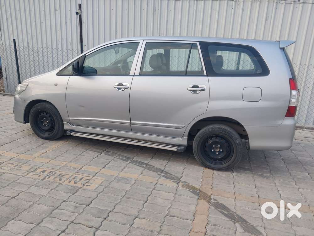 Toyota Innova 2.5 Gx (diesel) 7 Seater Bs Iv, 2016, Diesel