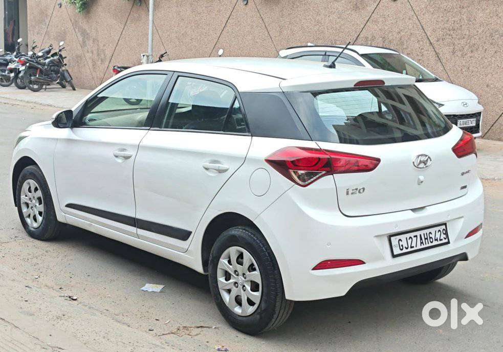 Hyundai Elite I20 1.4 Sportz (o) Crdi, 2015, Diesel