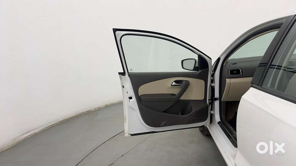 Volkswagen Vento Petrol Highline, 2014, Petrol