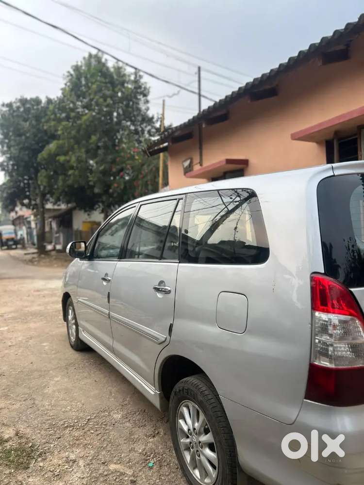 Toyota Innova Diesel 2012 8 Str
