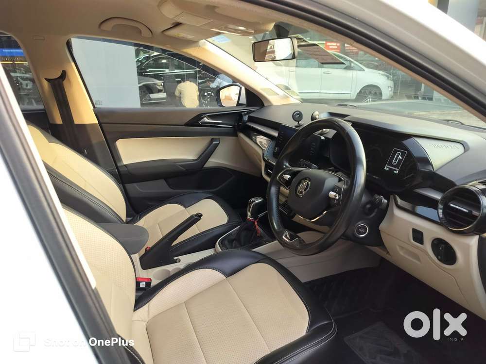 Skoda Slavia 1.0 Ambition Tsi At, 2023, Petrol