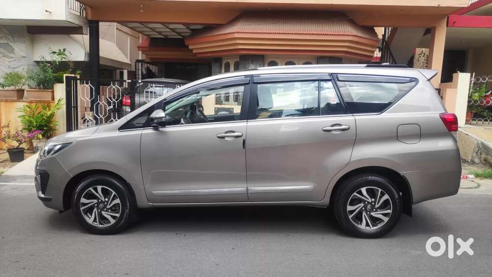 Toyota Innova Crysta [2020-ongoing] 2.4 Gx 7 Str, 2022, Diesel