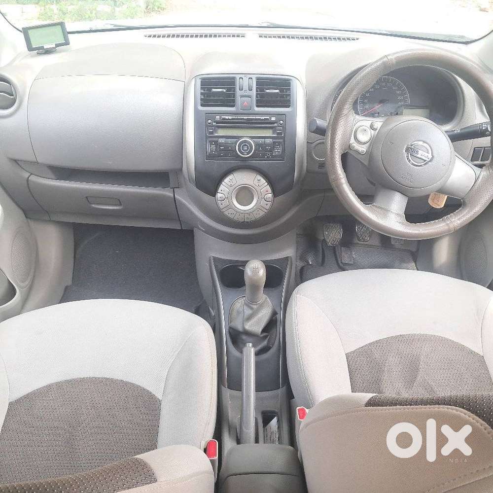 Nissan Sunny, 2012, Petrol