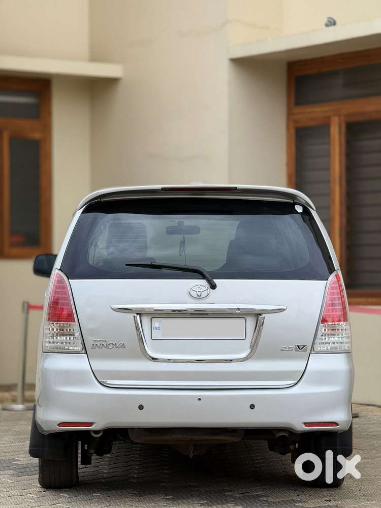 Toyota Innova 2.5 V 7 Str, 2011, Diesel