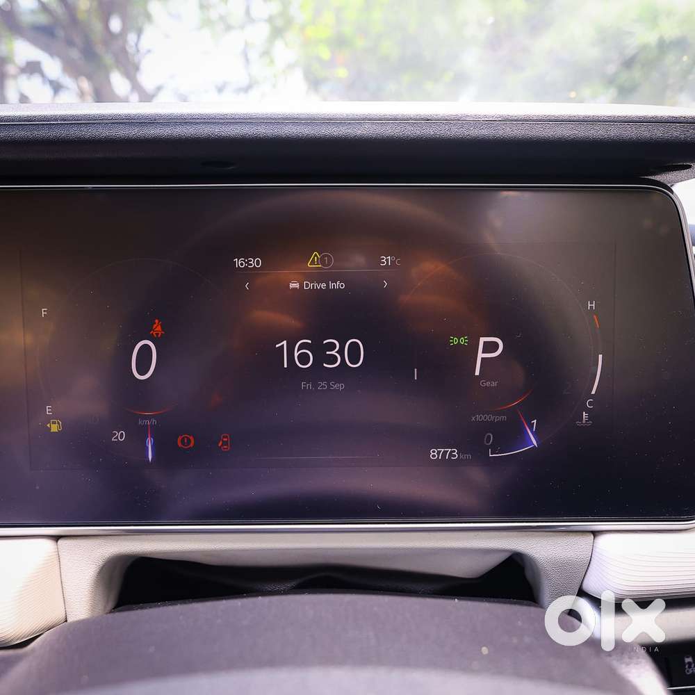 Mahindra Xuv700 2.0 Ax 7 Petrol At Str, 2024, Petrol