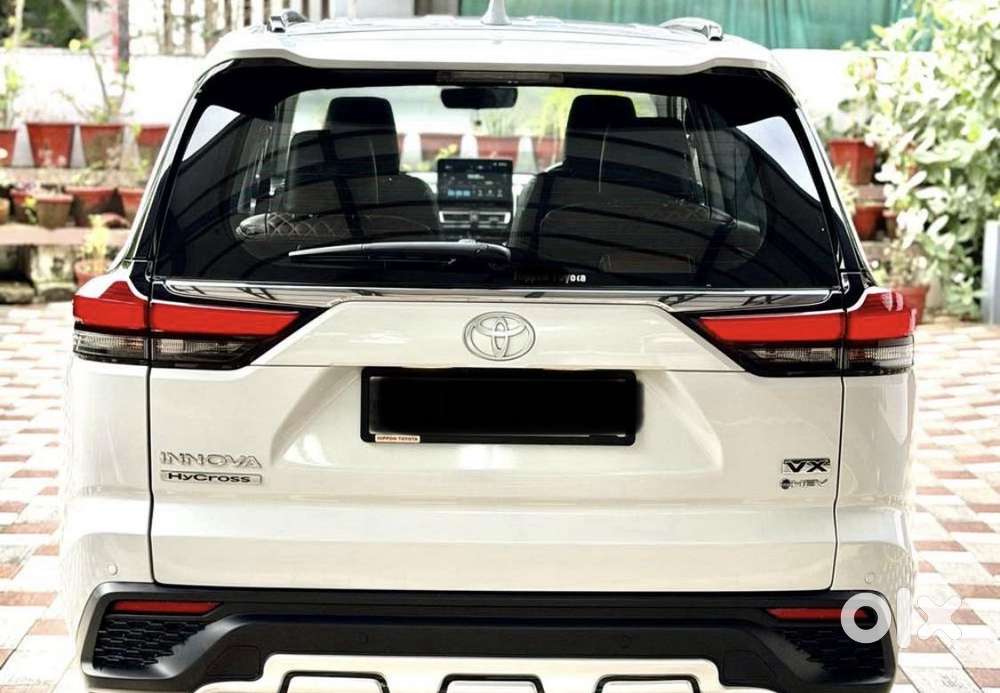 Toyota Innova Hycross 2.0 Vx (o) Hybrid 8 Str, 2023, Electric