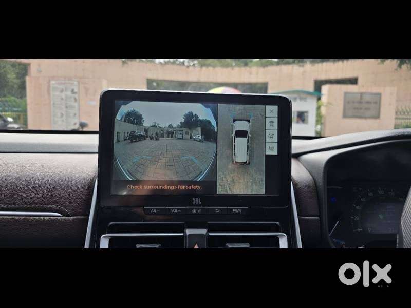 Toyota Innova Hycross 2.0 Zx (o) Hybrid 7 Str, 2024, Petrol