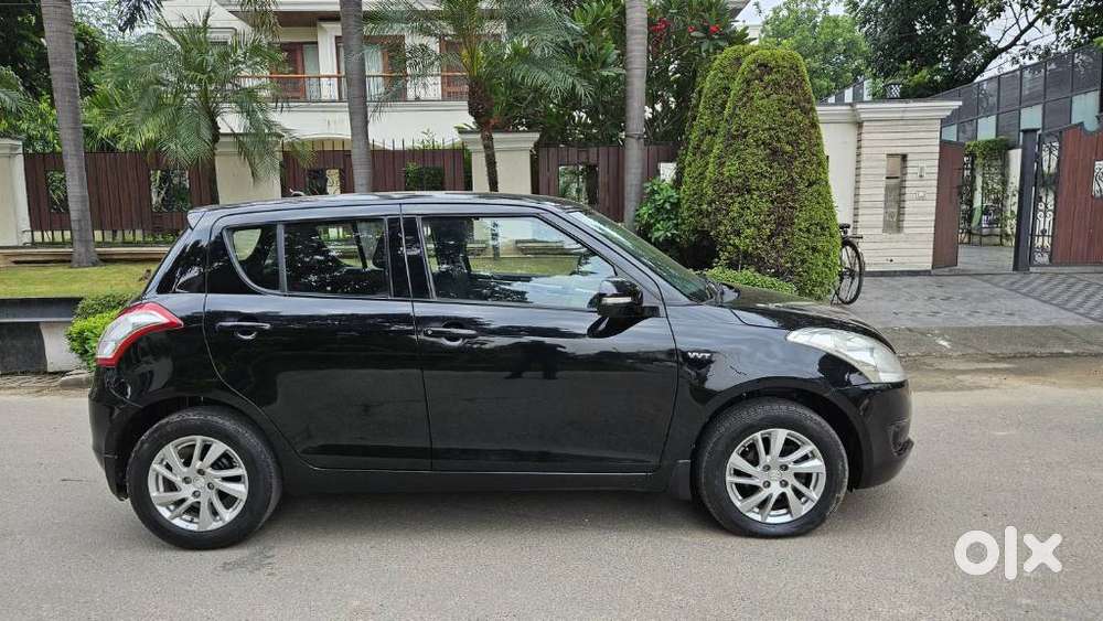 Maruti Suzuki Swift Zxi Bsiv, 2012, Petrol