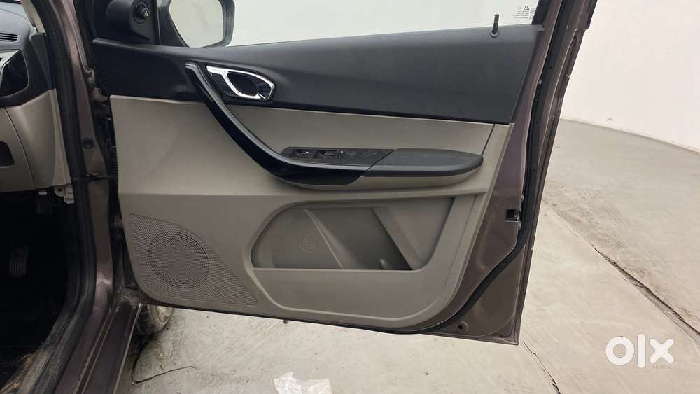 Tata Tiago 1.2 Revotron Xza, 2018, Petrol