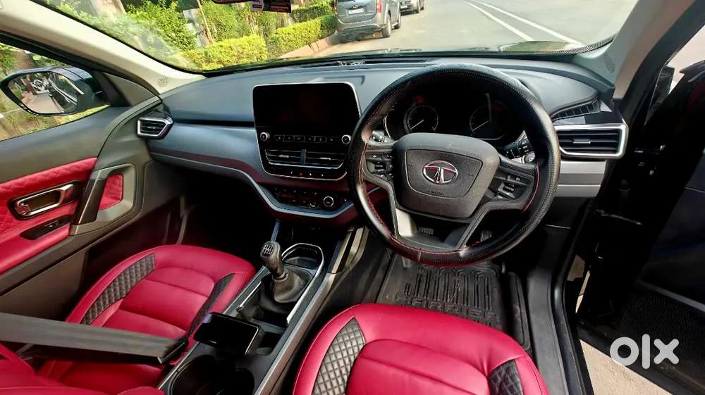Tata Harrier Dark Edition 2021 Sunroof
